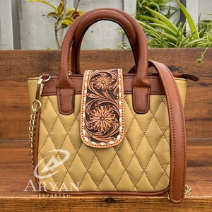 กระเป๋าสะพายไหล่ของผู้หญิงทำจากหนังบุนวมสะพายข้างกระเป๋าถือดีไซน์หรูหราทันสมัยออกแบบได้ตามต้องการ - Product Image 1