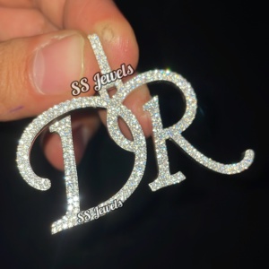 Charm nom personnalisé pour femme VVS pendentif en argent sterling 925 avec testeur de passes de cadeaux de fête des mères Moissanite glacée - Product Image 1