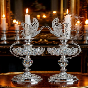 Lampes à hurricane dorées élégantes avec des sphères de cristal facettées. Chic moderne. Disponible aux prix de gros. - Product Image 2