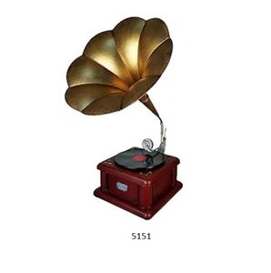 Gramophone vintage doré antique de style américain Décoration de maison et de bureau Cadeau unique - Product Image 1
