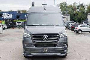 Fourgon de luxe Mercedes-Benz Sprinter 3500XD 2021 extrêmement propre, conversion en véhicule utilitaire, moteur turbodiesel V6, prêt à être livré - Product Image 4