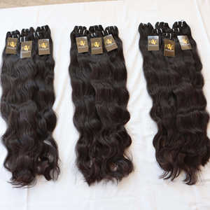 Pure Raw Virgin Indian Young Donor Cutícula Paquetes de cabello crudo Cabello humano de templo indio sin procesar con estilos de rizos de onda natural - Product Image 1
