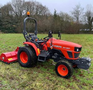 Tracteur agricole diesel 4x4 compact de 75 CV avec transmission par engrenages, moteur et pompe, haute productivité pour la culture en verger, jardin et champ - Product Image 4