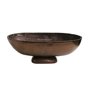 Bol de table en aluminium couleur bronze Nouveau design Bols sur pied de forme ovale faits à la main Hôtels Restaurants Salade de fruits Plat de service - Product Image 6
