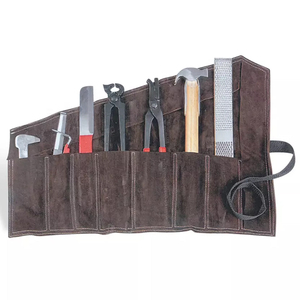 Kit Profesional de Herraje para el Cuidado de Cascos de Caballos - 8 Piezas de Instrumentos Quirúrgicos de Acero Inoxidable, Herramientas de Aseo para Herraduras, Seguro y Ajustable - Product Image 2