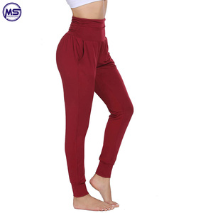 Ropa de gimnasio hecha a medida para mujer, mallas de poliéster de alta calidad con logotipo de estilo informal en la cintura, el mejor diseño al por mayor - Product Image 2