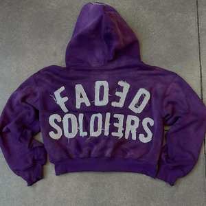 Sudadera con capucha recortada para hombre con parche de apliques lavado ácido 100% algodón pesado con logotipo personalizado - Product Image 5