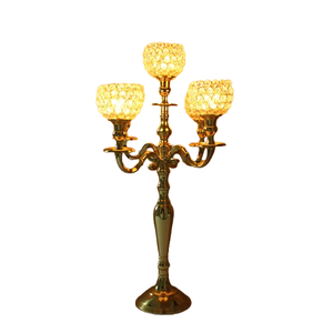 Candélabres de sol décoratifs faits à la main en aluminium coulé en plaqué or candélabres de décoration de mariage coûteux à vendre - Product Image 1