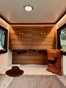 Venta de Mini Caravana 4x4, Remolque de Viaje con Capacidad de Carga de 6000 lb, Características de Confort Exclusivas para Aventuras al Aire Libre Inolvidables - Product Image 3