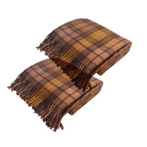 Manta natural Buchanan de alta calidad, acogedora, duradera y perfecta para uso en todas las estaciones - Product Image 1