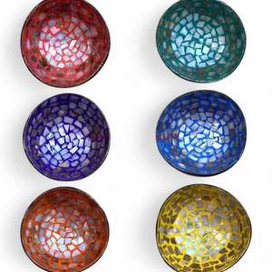 Tazón de Cáscara de Coco Hecho a Mano con Incrustaciones de Nácar para Presentación de Alimentos en Mesa de Comedor, de Vietnam - Product Image 2