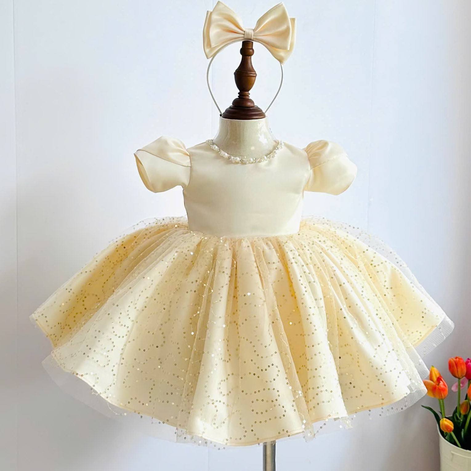 สีเหลือง