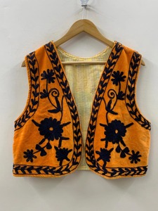 Gilet en velours orange brodé de fleurs pour femme, style bohème, sans manches, court, fait main, motif décoratif - Product Image 1