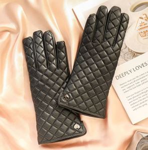 Gant de cyclisme en cuir de mouton d'hiver pour femmes épais chaud en peluche doigt complet coupe-vent gant à écran tactile - Product Image 5