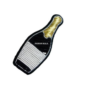 Forme de bouteille de Champagne ronde Antique classique pour ornements décoratifs avec broderie Zari et produits artisanaux perlés - Product Image 1