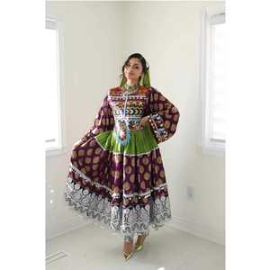 Conjunto de Vestido y Dupatta Afgano Kuchi con Apliques de Encaje Vintage Hechos a Mano, Tradicional Pakistaní Indio, Formal, Hasta la Rodilla para Mujer - Product Image 5