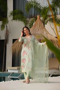 Vente chaude Designer Kundan Organza Salwar Kameez Costume avec broderie traditionnelle et travail à paillettes Impression numérique Vêtements de mariage - Product Image 4