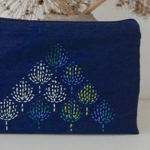 Bolsa de lino bordada a mano con bordado Mochila de lino de diferentes colores 100% Lino lavado suave OEM Hecho en Vietnam - Product Image 4