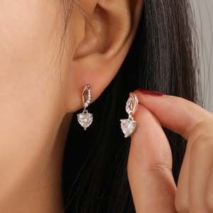 Pendientes Jeulia Amore de dos tonos con forma de corazón en plata de ley - Product Image 5
