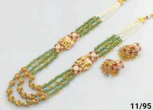 Indian Fancy Traditional Motipearl & Kundan Long Mala Gold Tone Kundan Pearl Collar largo con juego de pendientes Jumka para mujer - Product Image 2