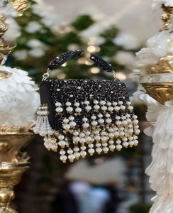 Bolsos de Mano de Diseño Artesanal con Bordado de Cuentas de Cristal, Ideales para Ocasiones Especiales y Eventos Elegantes - Product Image 1