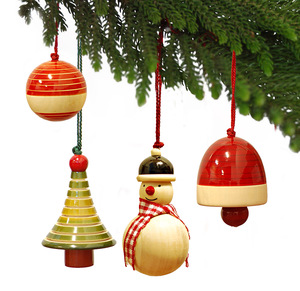 Juego de adornos de campanas navideñas de metal rústico hecho a mano Premium ecológico para vacaciones y decoración del hogar de temporada - Product Image 1