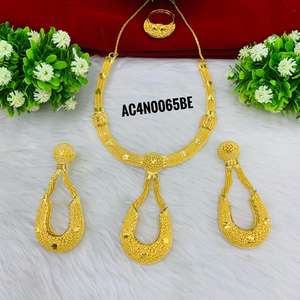 Bijoux fantaisie en plaqué or - Product Image 4