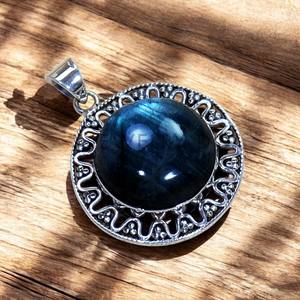 Colgante de labradorita Premium con piedras preciosas naturales y joyería de plata 925 - Product Image 1