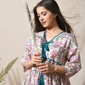 ชุดเดรสผ้าฝ้าย100% อินเดียเดรสพิมพ์ลายดอกไม้แบบผูกเชือกลายดอกไม้บล็อกพิมพ์ลายเป็นมิตรกับสิ่งแวดล้อม - Product Image 1