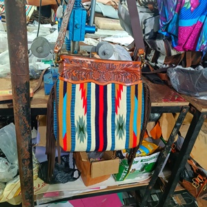 Manta de sillín de estilo vaquero occidental, monedero cruzado, bolso tallado a mano, bolso con flecos y borlas, monedero de transporte para niñas - Product Image 5