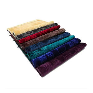 Venta al por mayor de color sólido musulmán acolchado Raudhah Sajdah alfombra de oración hecha a mano regalo de viaje de fábrica para uso doméstico - Product Image 5
