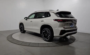 รถยนต์ Volkswagen Tiguan 2.0T SEL R-Line Turbo-Engines ปี 2025 2026 มือสอง สภาพดี ระบบขับเคลื่อนสี่ล้อ  ขาย - Product Image 5