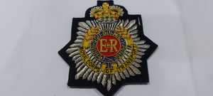 Étiquettes de vêtement élégantes et durables en polyester, patchs d'emblèmes britanniques brodés à la main avec des badges Wok en fil métallique tissé - Product Image 2