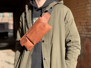 Sac bandoulière en cuir pleine fleur Design classique avec sangle réglable et fermeture à glissière sécurisée - Product Image 2