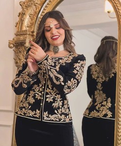 Élégance Turque : Robe de Soirée Formelle pour Femme en Velours Satiné, Antistatique, Écologique, avec Perles Marocaines Vintage et Cristaux - Product Image 1