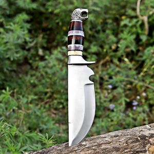 Cuchillo de caza de acero J2 hecho a mano personalizado con mango de resina Protector de acero J2 Borde parcialmente dentado Camping y senderismo Garantía de 3 años - Product Image 1