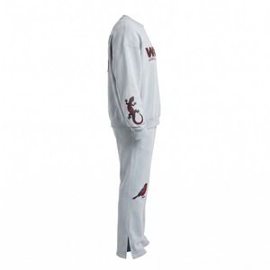Conjunto Deportivo Personalizado para Hombre, Sudadera con Cuello Redondo Bordada con Pedrería, Pantalones Deportivos Anchos, 420 GSM, Azul Glaciar, Logotipo Personalizado - Product Image 5