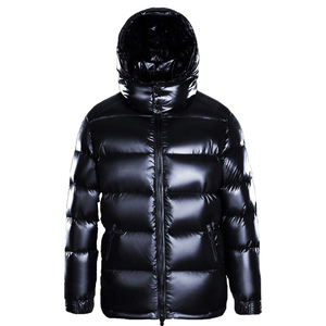 Veste matelassée brillante de haute qualité en gros pour hommes Noir Logo personnalisé Capuche rembourrée en duvet Manteaux d'hiver pour hommes - Product Image 3