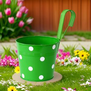 Pots de fleurs décoratifs suspendus en métal galvanisé à pois pour balustrade de balcon maison jardin pépinière couleurs personnalisées enduit de poudre - Product Image 5