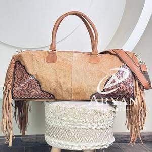 Fabricant de sacs de voyage personnalisés, fabriqués à la main, en cuir de vachette Western unisexe, luxueux, à franges tan - Product Image 1