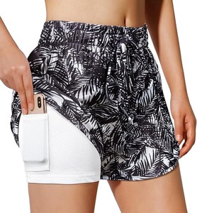 กางเกงขาสั้นผ้าแคนวาสเอวกลางสำหรับผู้หญิง ทรงตรง ขอบดิบ ระบายอากาศได้ดี ผ้ายืด แต่งกระดุมไขว้ ดีไซน์เรียบง่าย - Product Image 1