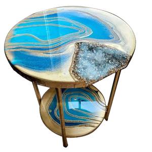 Mesa de centro decorativa de madera con acabado en resina hecha a mano, de forma redonda, para uso en interiores y exteriores. - Product Image 1