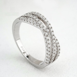 Anillo de Compromiso de Tres Hileras de Plata de Ley 925 con Moissanita de 1.3 mm, Estilo Cruzado, Media Eternidad, para Mujer, Regalo para Chicas - Product Image 2