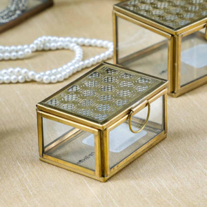 Boîte à bijoux en verre de luxe moderne avec bord doré Boîtes à bagues de luxe avec couvercle rectangulaire transparent Mallette de rangement décorative - Product Image 1