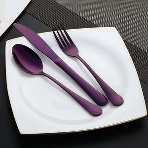 Ensemble de couverts moderne finition violet, parfait pour la mise en scène de table de restaurant, utilisation professionnelle pour la restauration et l'hôtellerie, en provenance d'Inde - Product Image 6