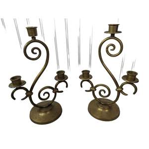 Bougeoir rustique en métal industriel, chandelier antique en fer, centre de table artisanal, support de fleurs en pétales pour la salle à manger - Product Image 4