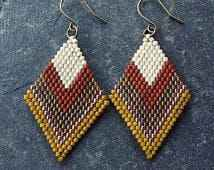 Pendientes hechos a mano Joyería bordada Pendientes étnicos Pendientes de fiesta para mujer con cuentas antiguas doradas - Product Image 6