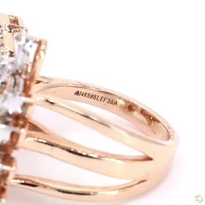 Magnifique bague en or et diamants pour femme, style moderne, élégance scintillante, bijoux fins, cadeau de mariage ou de fiançailles. - Product Image 5