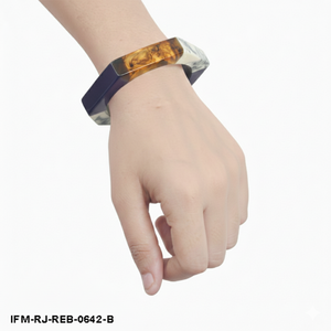 Brazalete Moderno de Resina con Bloques de Color, Brazalete Geométrico Hexagonal, Joyería, Regalo Único para Ella - Product Image 3