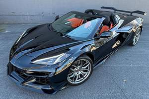 Corvette Z06 Cabriolet 3LZ 2025, environ 4 300 milles, moteur V8 LT6 de 670 ch, packs carbone pour l'aérodynamique et l'habitacle, intérieur Habanero - Product Image 3